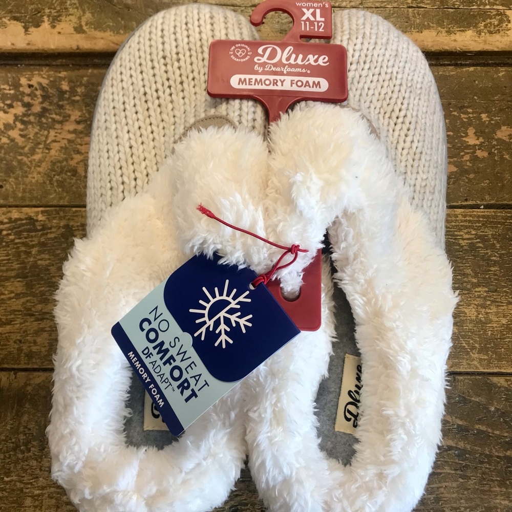 Deluxe Memory Foam Women’s Slippers (Size 11/12)